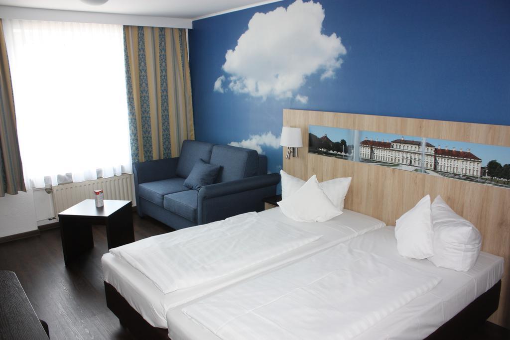 Hotel Blauer Karpfen Oberschleissheim Bilik gambar