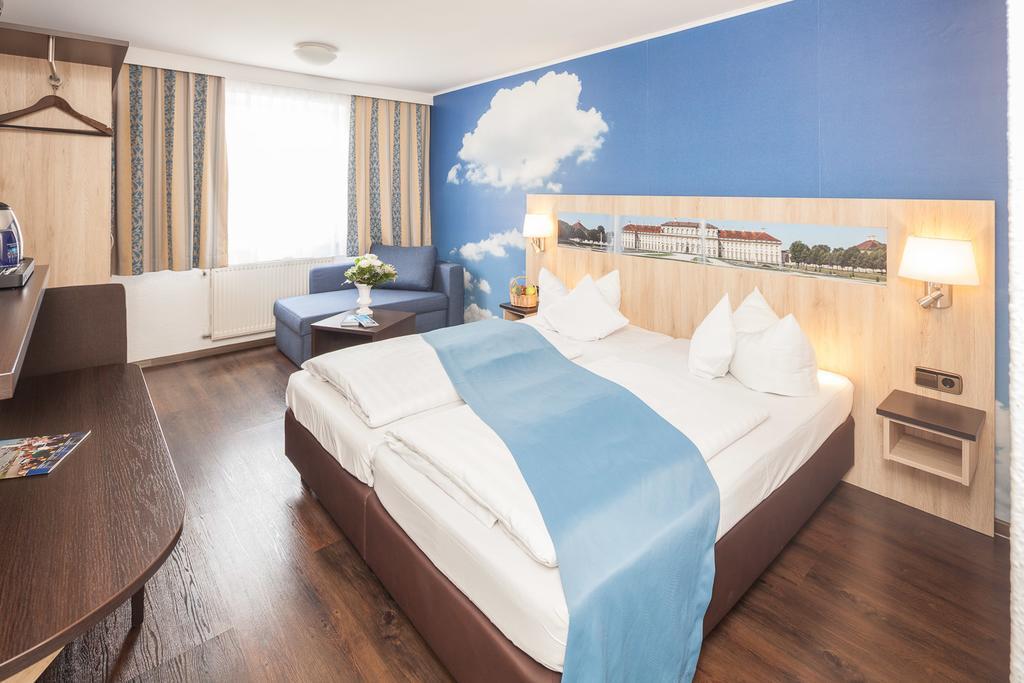 Hotel Blauer Karpfen Oberschleissheim Luaran gambar
