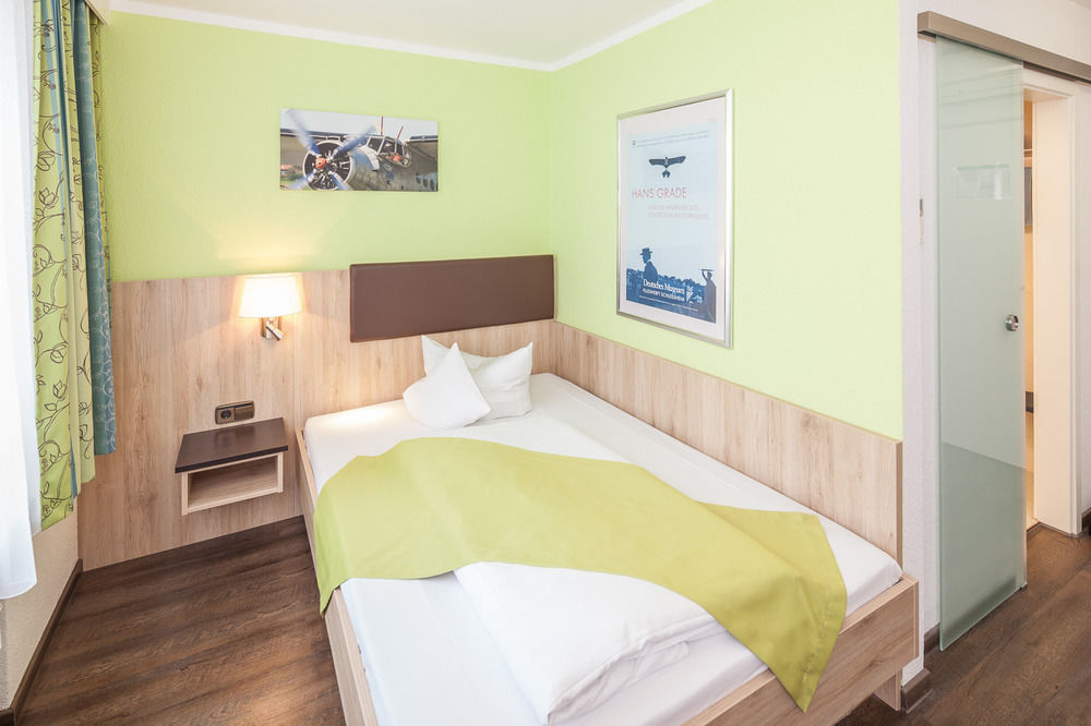 Hotel Blauer Karpfen Oberschleissheim Luaran gambar