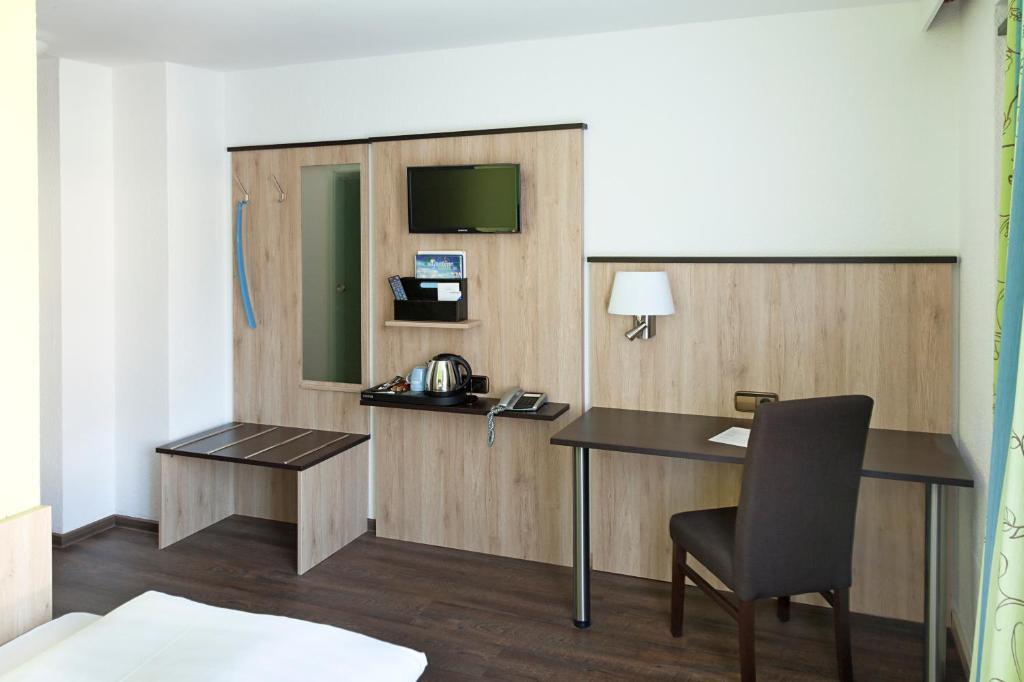 Hotel Blauer Karpfen Oberschleissheim Bilik gambar