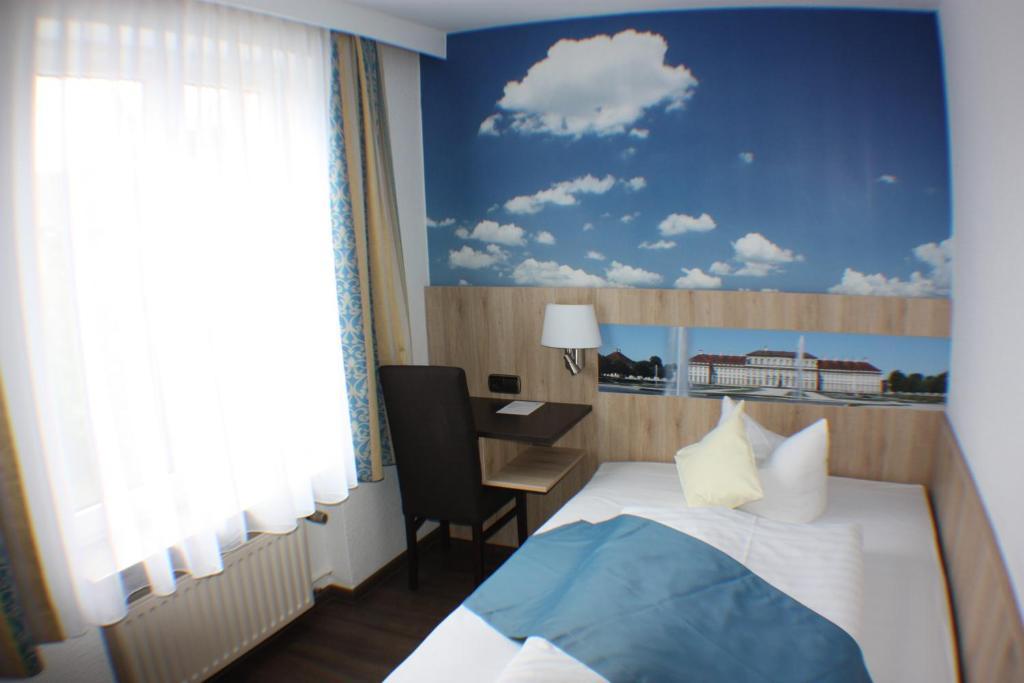Hotel Blauer Karpfen Oberschleissheim Luaran gambar