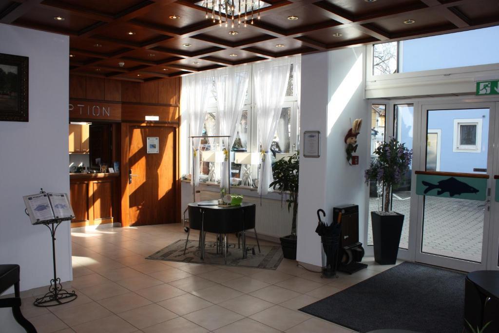 Hotel Blauer Karpfen Oberschleissheim Luaran gambar