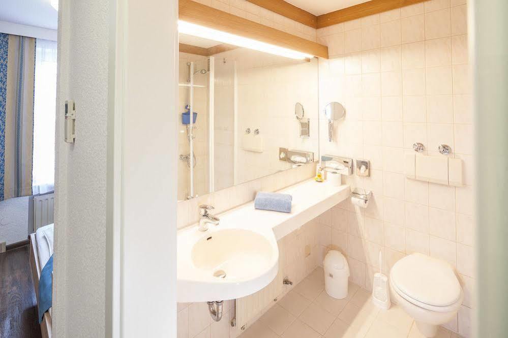 Hotel Blauer Karpfen Oberschleissheim Luaran gambar