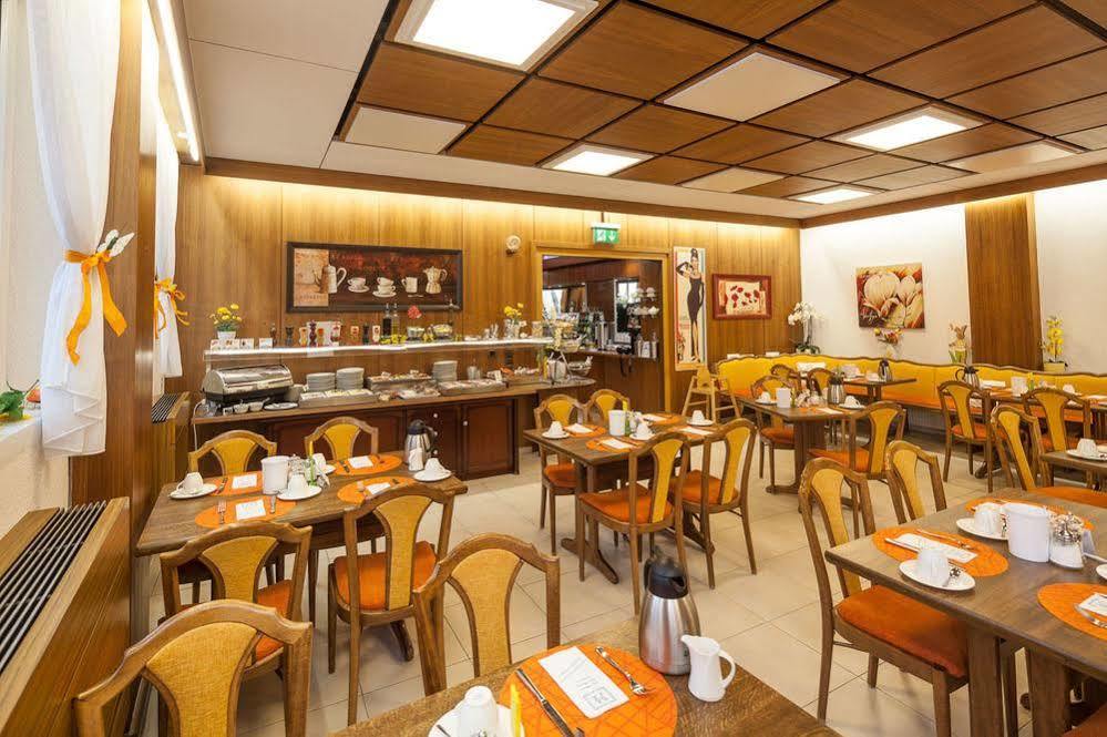 Hotel Blauer Karpfen Oberschleissheim Luaran gambar